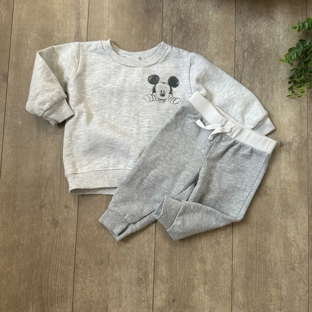 Disney Mickey Mouse Modern Baby Boy Sweatshirt and Carter’s Joggers Sweat Set
